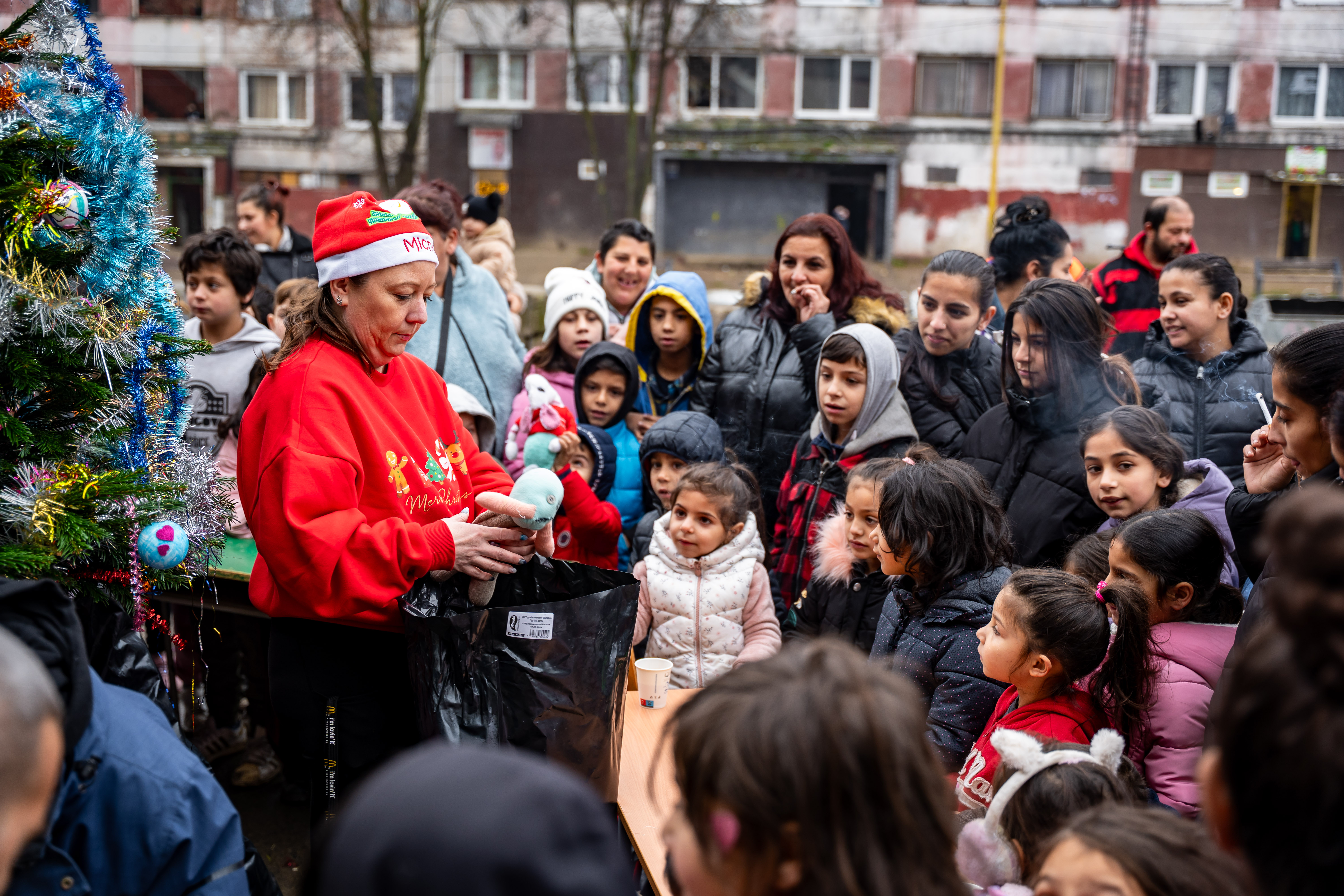 Odovzdanie dobrovolnej zbierky - Pomozme mrznucim detom-10